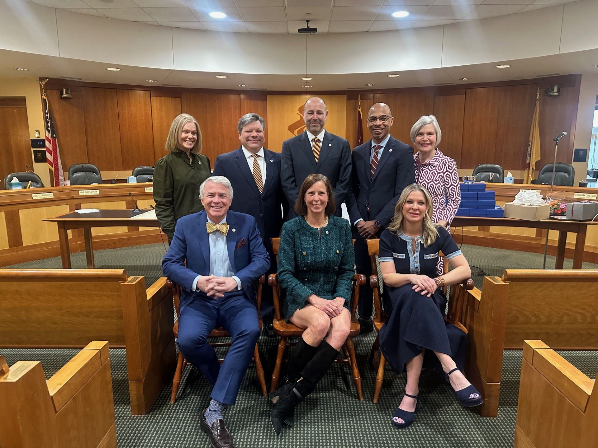 Group photo of councilmembers in council chamber